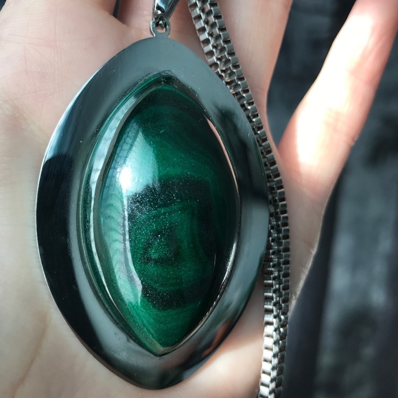 Evil Pawn Jewelry Fyglia Necklace in Malachite - Picture 4 of 6